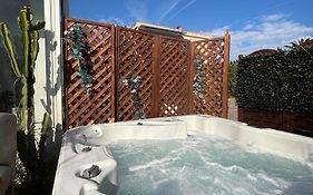 Hotel Sable Et Soleil - Port, Plage & Jacuzzi Prive